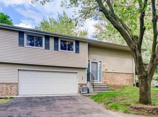 1275 Timbershore Ln, Eagan, MN 55123