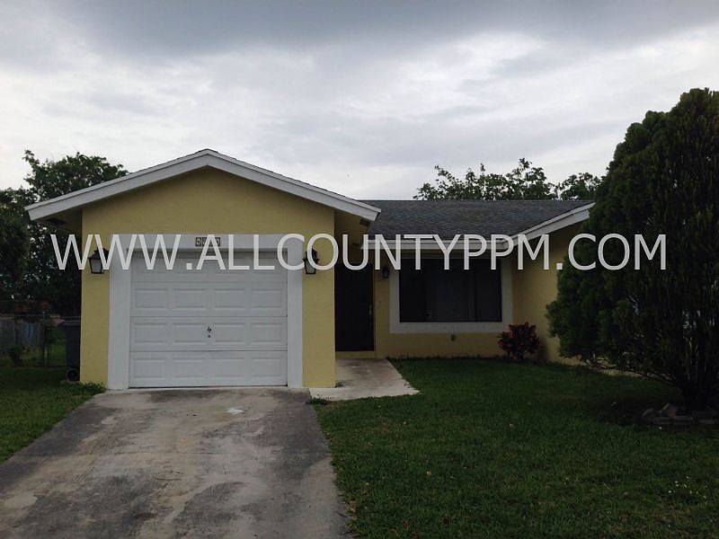 1st image of 4904 NW 96th Ave