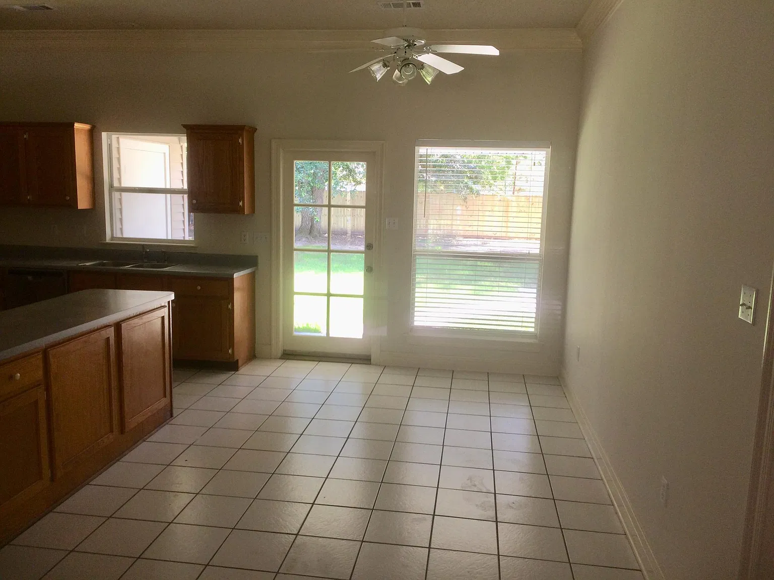 4 bed, 1720 sqft, $2,100 — Photo 2
