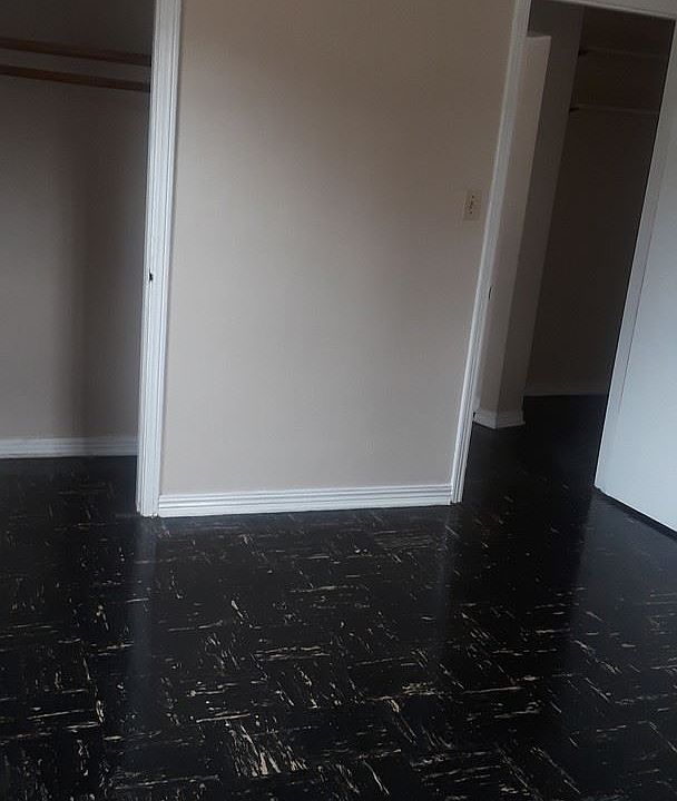 2nd image of 1057 Davis Ave