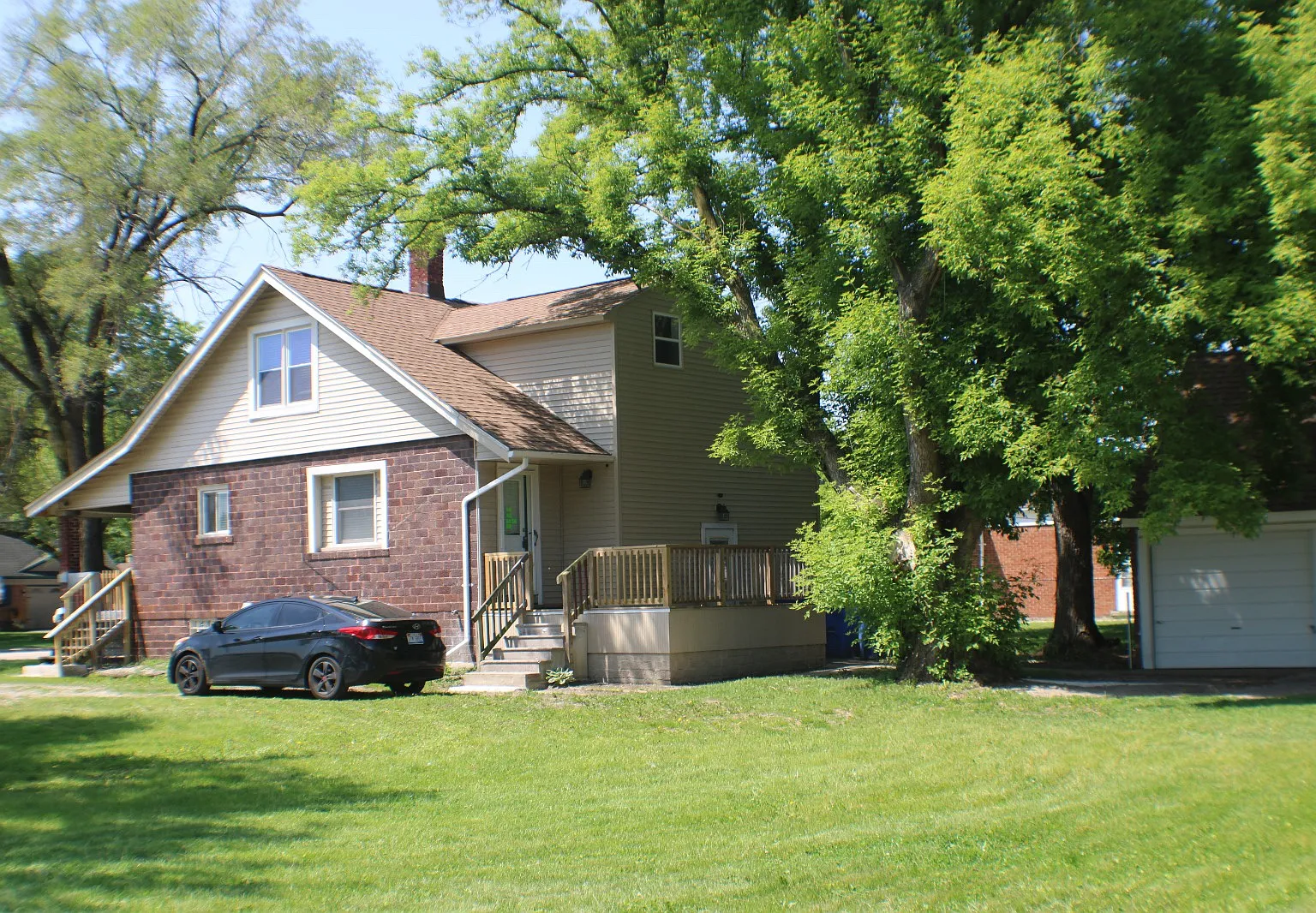 4 bed, 2.5 bath, 1800 sqft, $2,450 — Photo 3