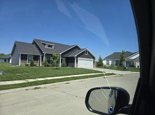 6605 Gail Ct, Hallsville, MO 65255