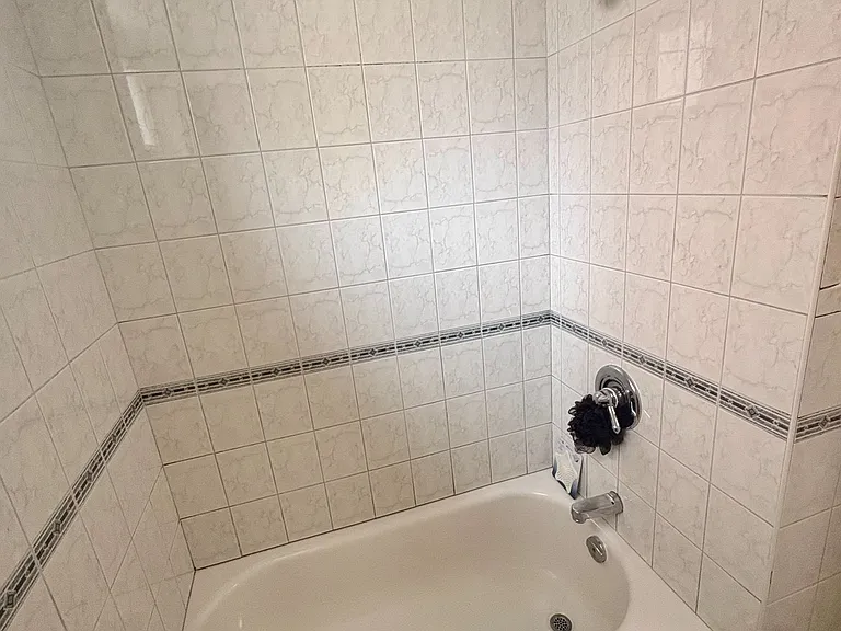 62 Richardson Ave — Photo 7