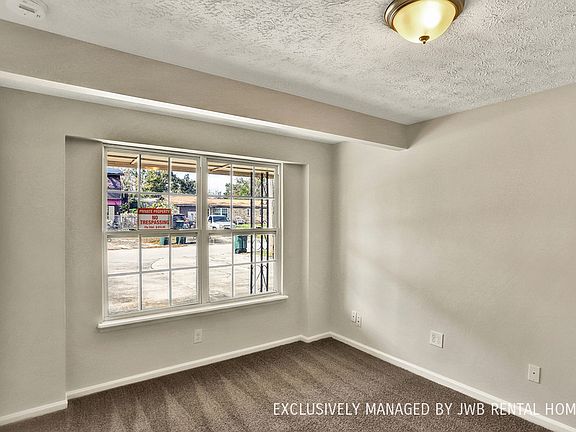 5th image of 2865 Daffodil Cir E