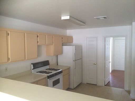 3rd image of 2219 Sleepy Ct