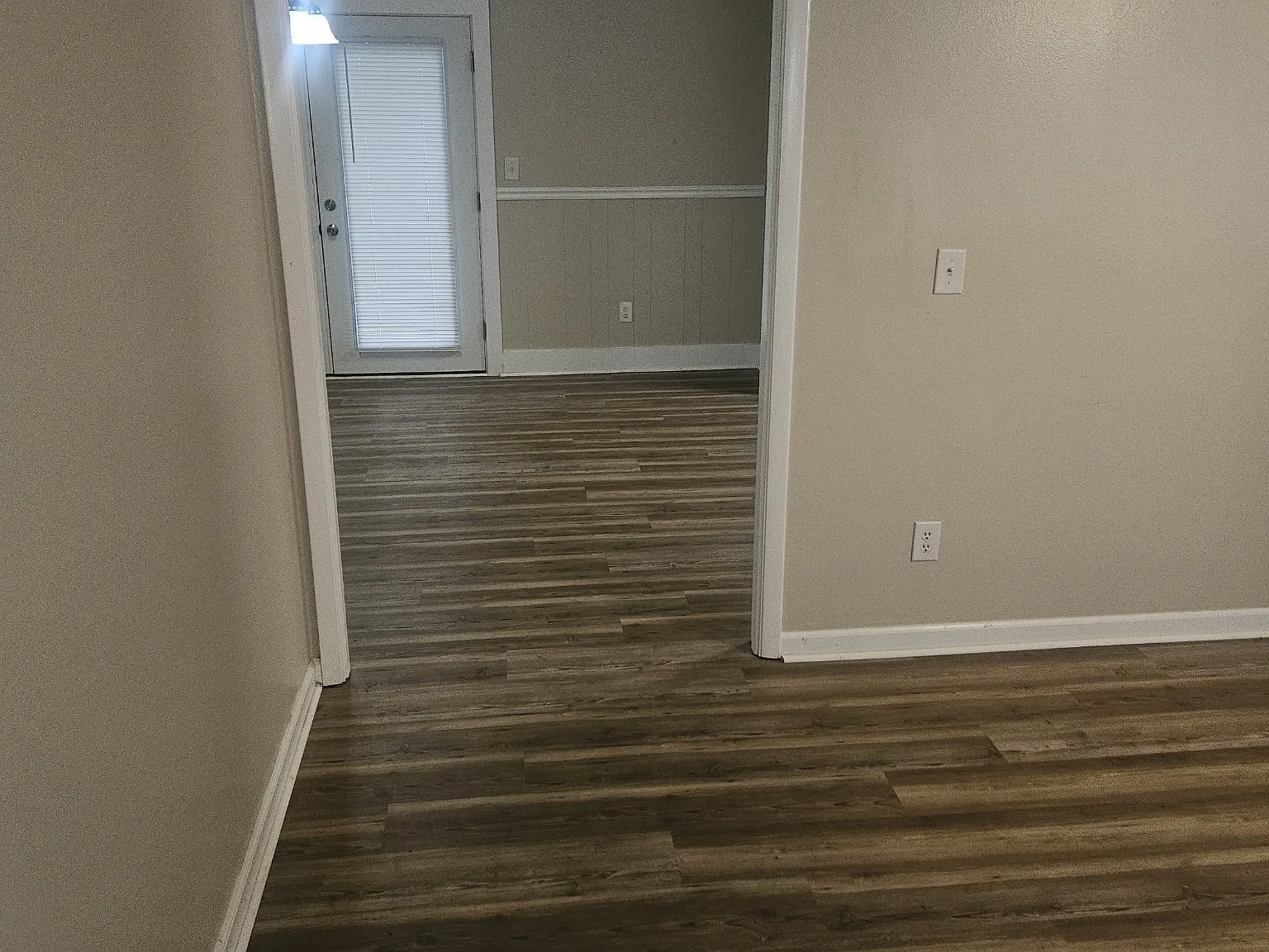 3 bed, 1.5 bath, 1325 sqft, $1,700 — Photo 2