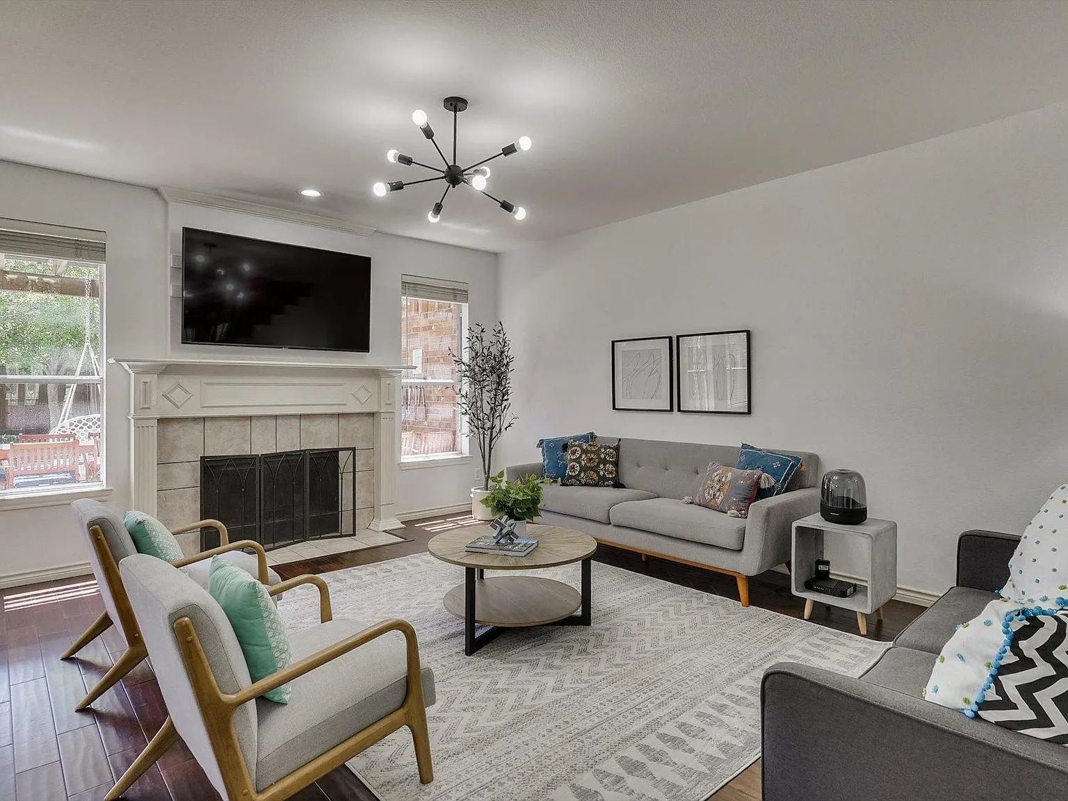 5 bed, 3010 sqft, $9,750 — Photo 2