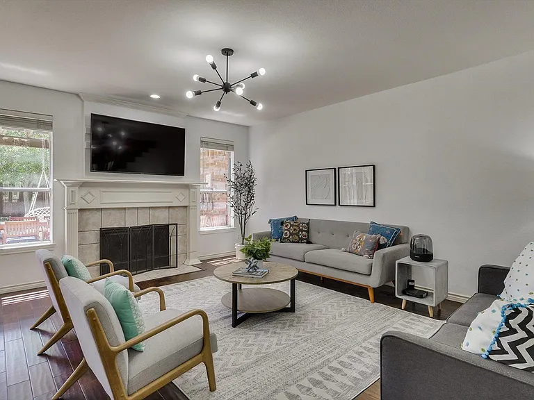2800 Cherry Spring Ct — Photo 2