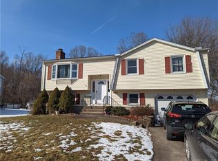 360 Knob Hill Rd, Meriden, CT 06451