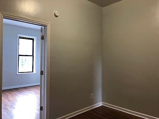 4th image of 1905 Amsterdam Ave #5A