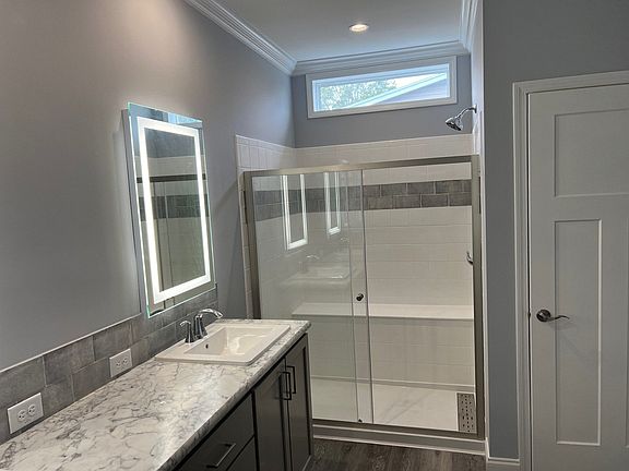 4th image of 219 Bradley Ln #2388