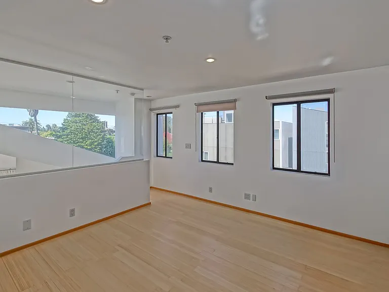 522 Grand Blvd — Photo 38