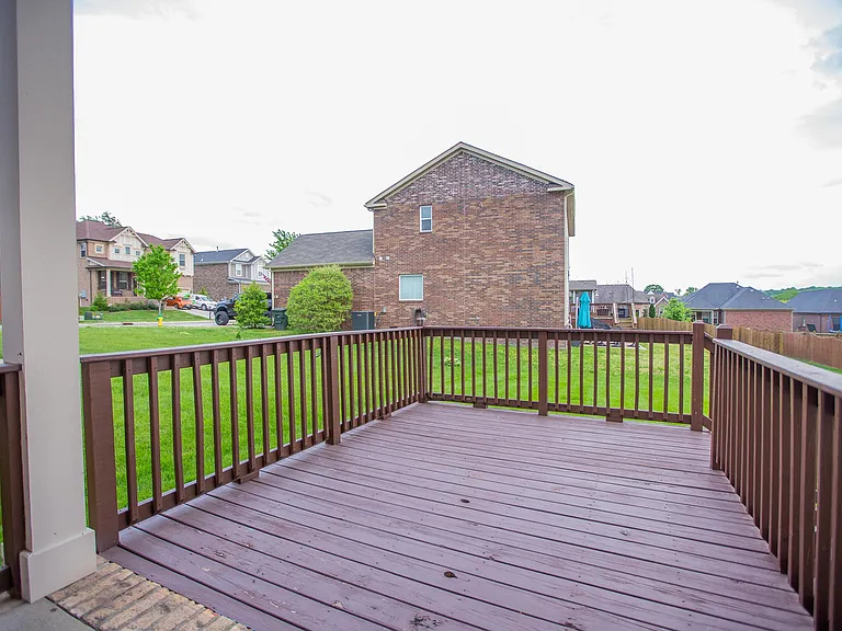 2124 Kirkwood Dr — Photo 19