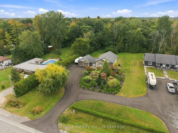 21611 Loyalist Pkwy, Prince Edward County, ON K0K 1L0