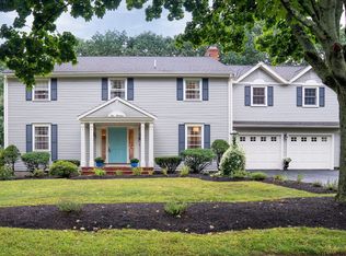 100 Red Gate Ln, Reading, MA 01867