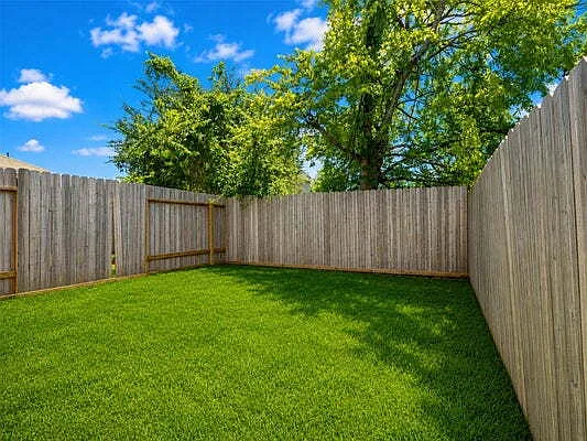 3 bed, 2.5 bath, $1,759 — Photo 3
