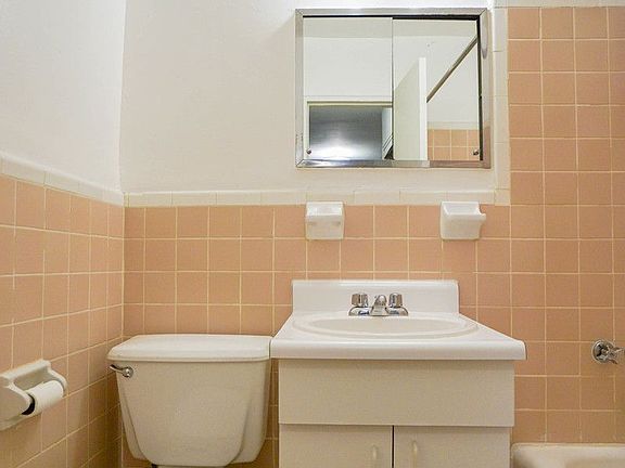5th image of 320 W 56th St APT 4A