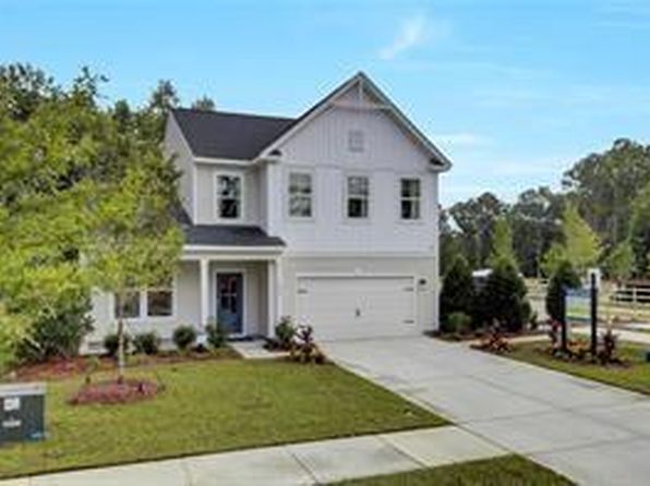 516 Altamaha Ct, Locust Grove, GA 30248