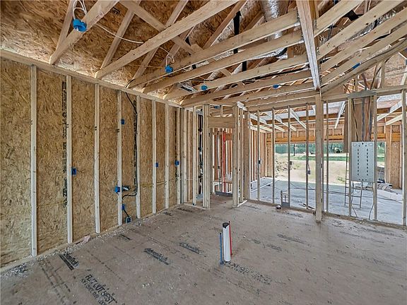 4th image of 20 Birsay Cir
