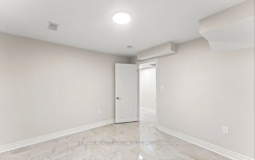2 bed, $2,000 — Photo 3