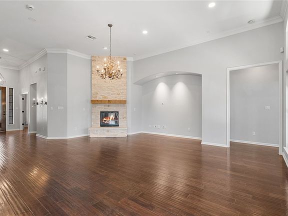 5th image of 4705 Mont Blanc Dr