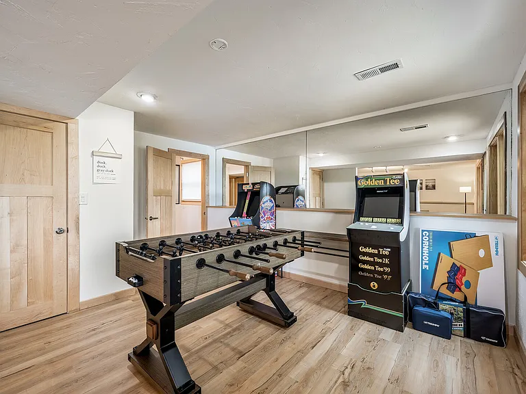Medicine Lake Dr W — Photo 11