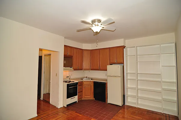 Sold by CENTURY 21 Sunny Gardens Realty, Inc. | media 5