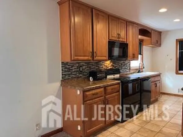 12 Burlew Pl, Parlin, NJ 08859