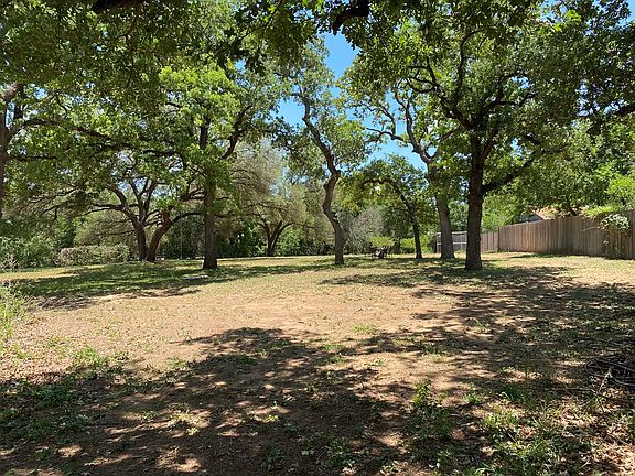 2nd image of 443 S Milam St
