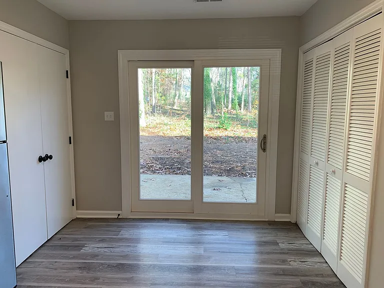 5302-5304 Grovewood Pl — Photo 10