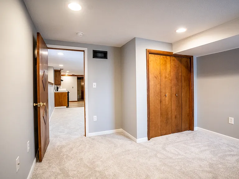 117 E Walker St #A — Photo 4