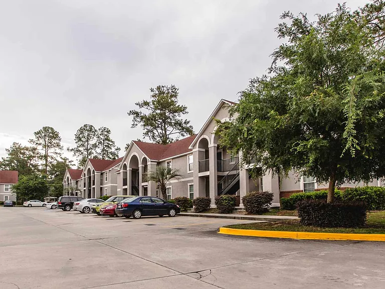 The Gates at Valdosta - Student Housing Priced Per Person — Photo 21