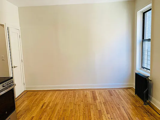 Rented by Lang Realty LLC | media 9