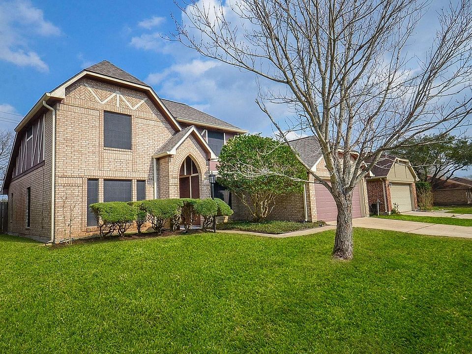 1st image of 15911 Surrey Woods Drive