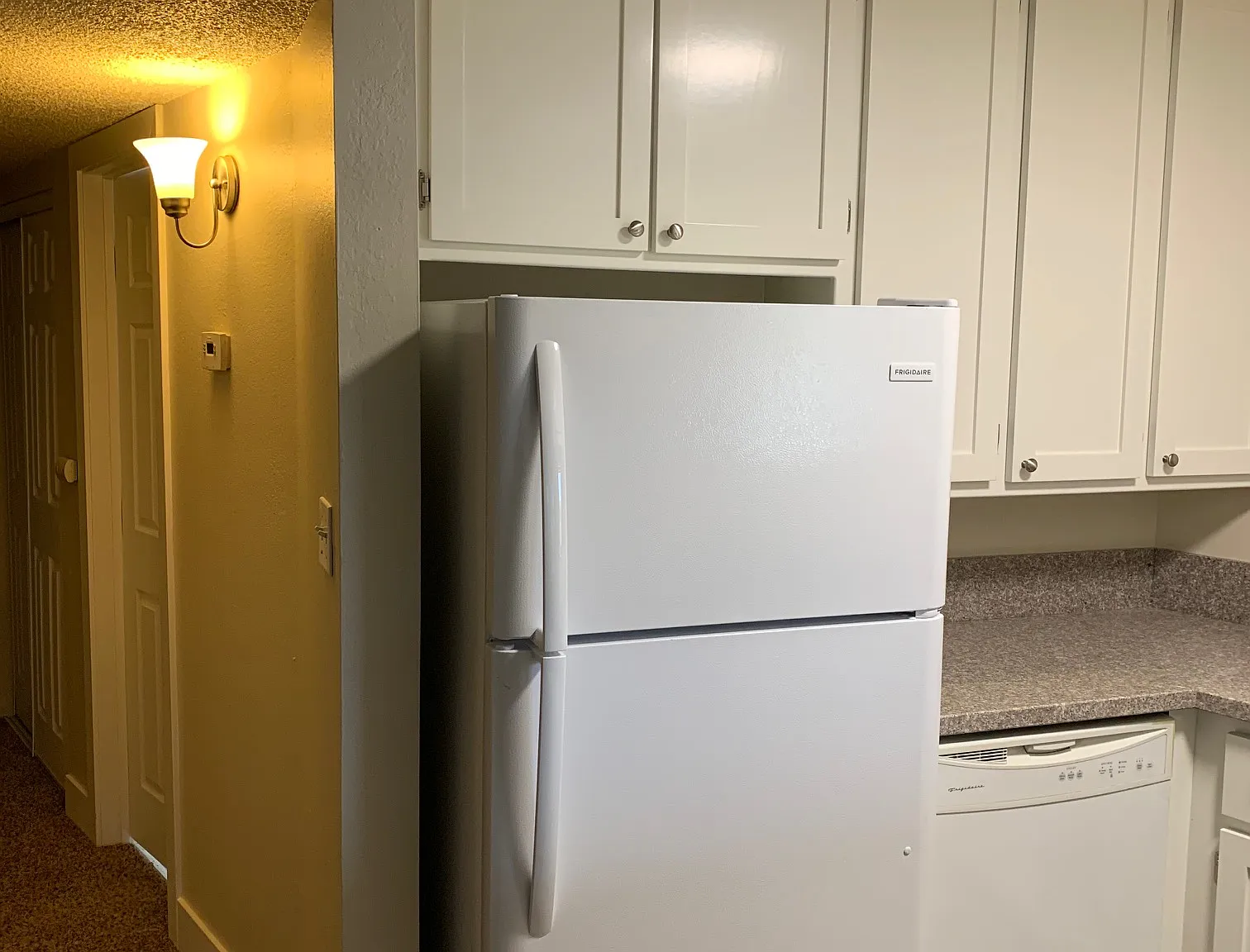 Courtview Apartments — Photo 4
