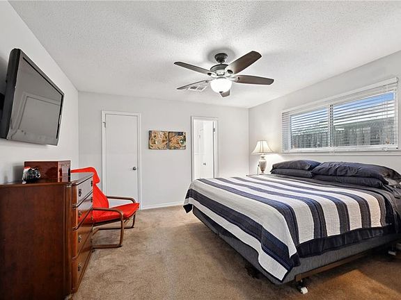 4th image of 1513 Belmont Pl