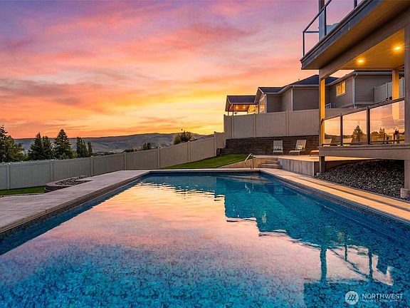 4th image of 854 Autumn Crest Drive