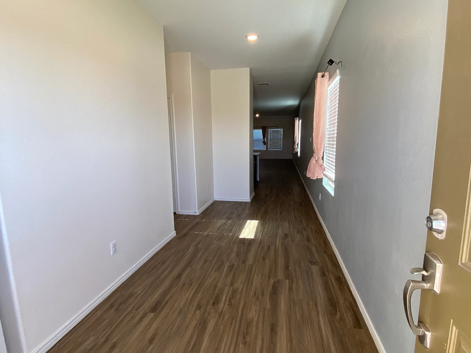 4 bed, 1627 sqft, $2,000 — Photo 4