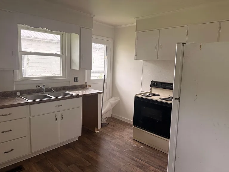 82 Spruce St — Photo 4