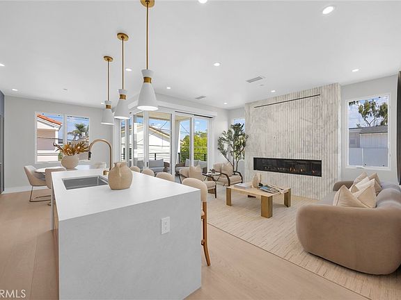 5th image of 321 Larkspur Ave #1/2
