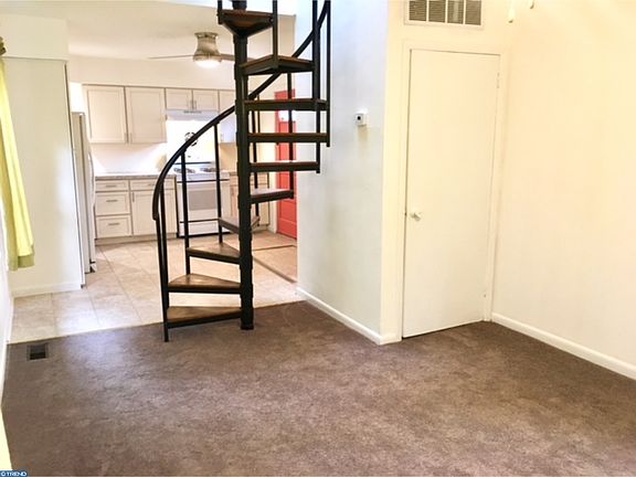 3rd image of 33 Spruce St