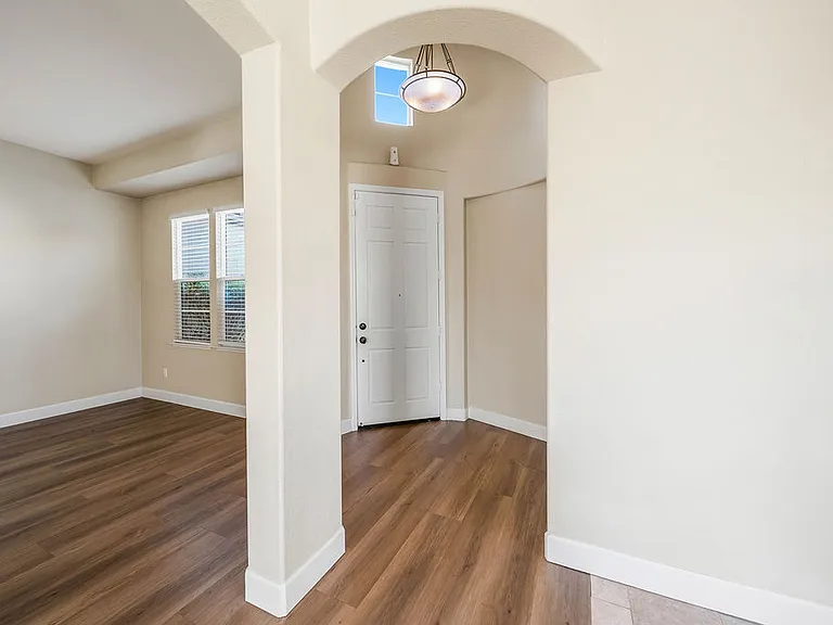 4855 Greencastle Way — Photo 9