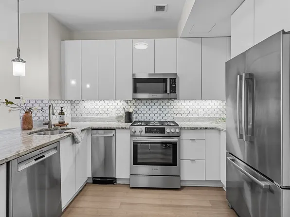 121 Portland St #601, Boston, MA 02114