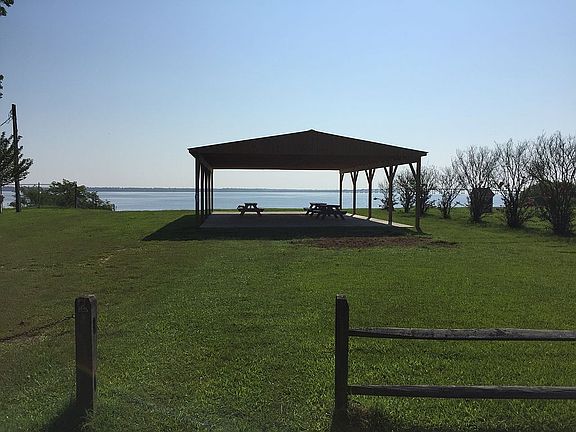4th image of 109 N Shore Dr