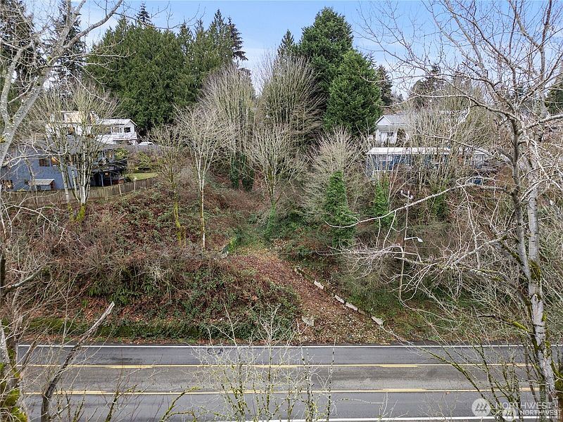 5th image of 10301 Myers Way S