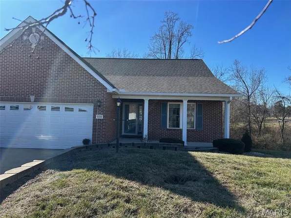 5222 Willis Ave, Godfrey, IL 62035