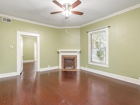 3rd image of 210 S Rosemont Ave APT B