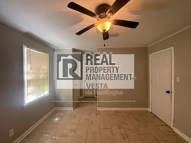 247 Riley Ave #B — Photo 6