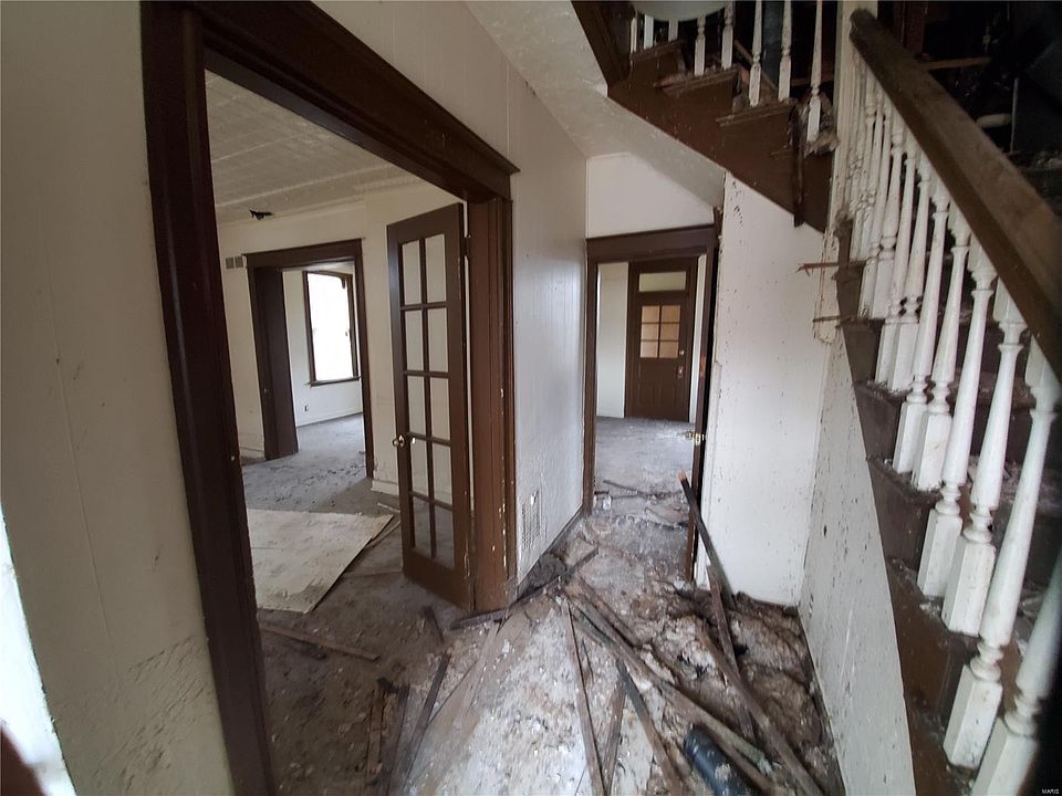 2nd image of 8733 Emilie Ave