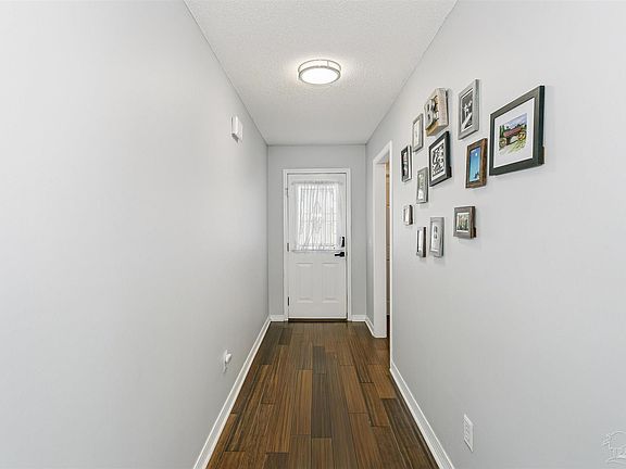 4th image of 3997 Omega St